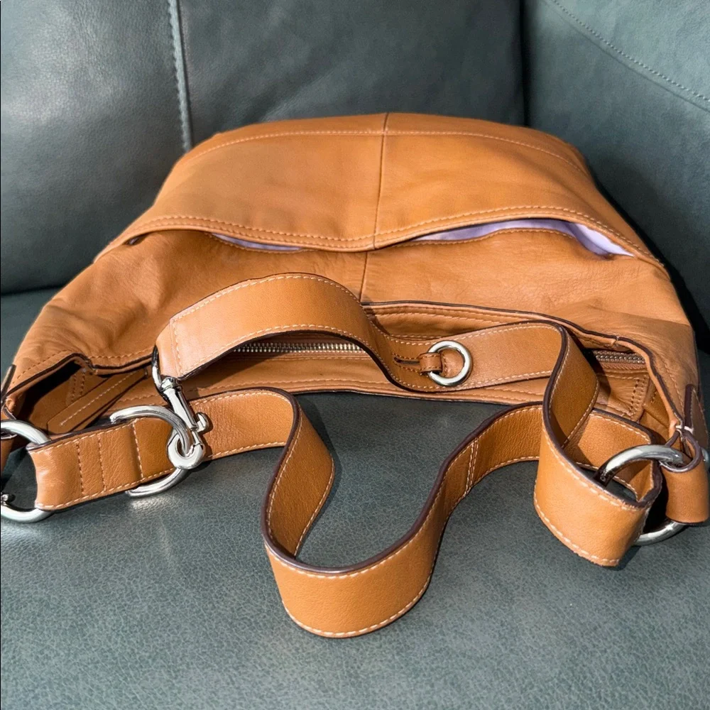 Coach Vintage F17116 British Tan Leather Shoulder/Crossbody Bag🎀🎀🎀
